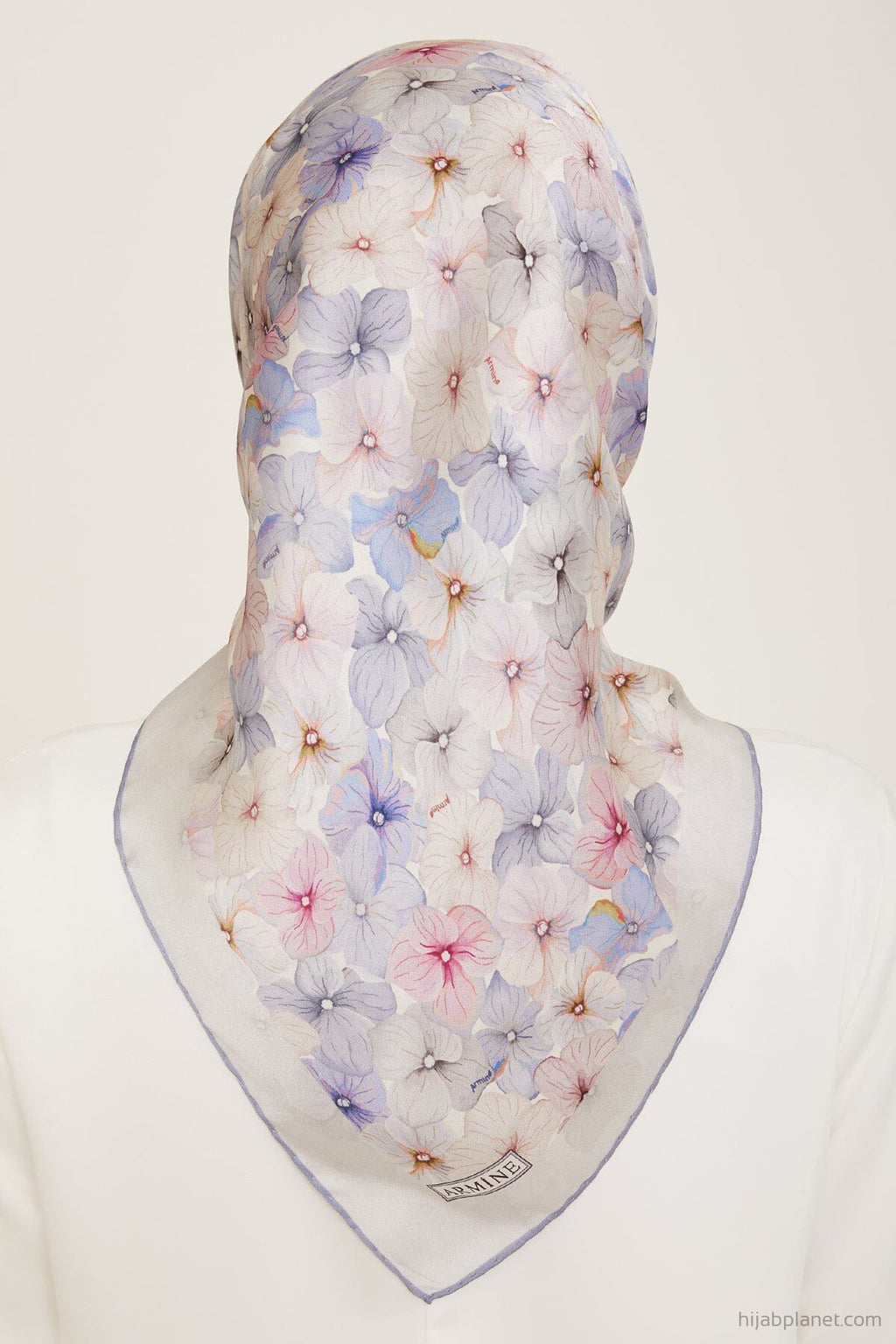 Hydabig Scarf main image 1