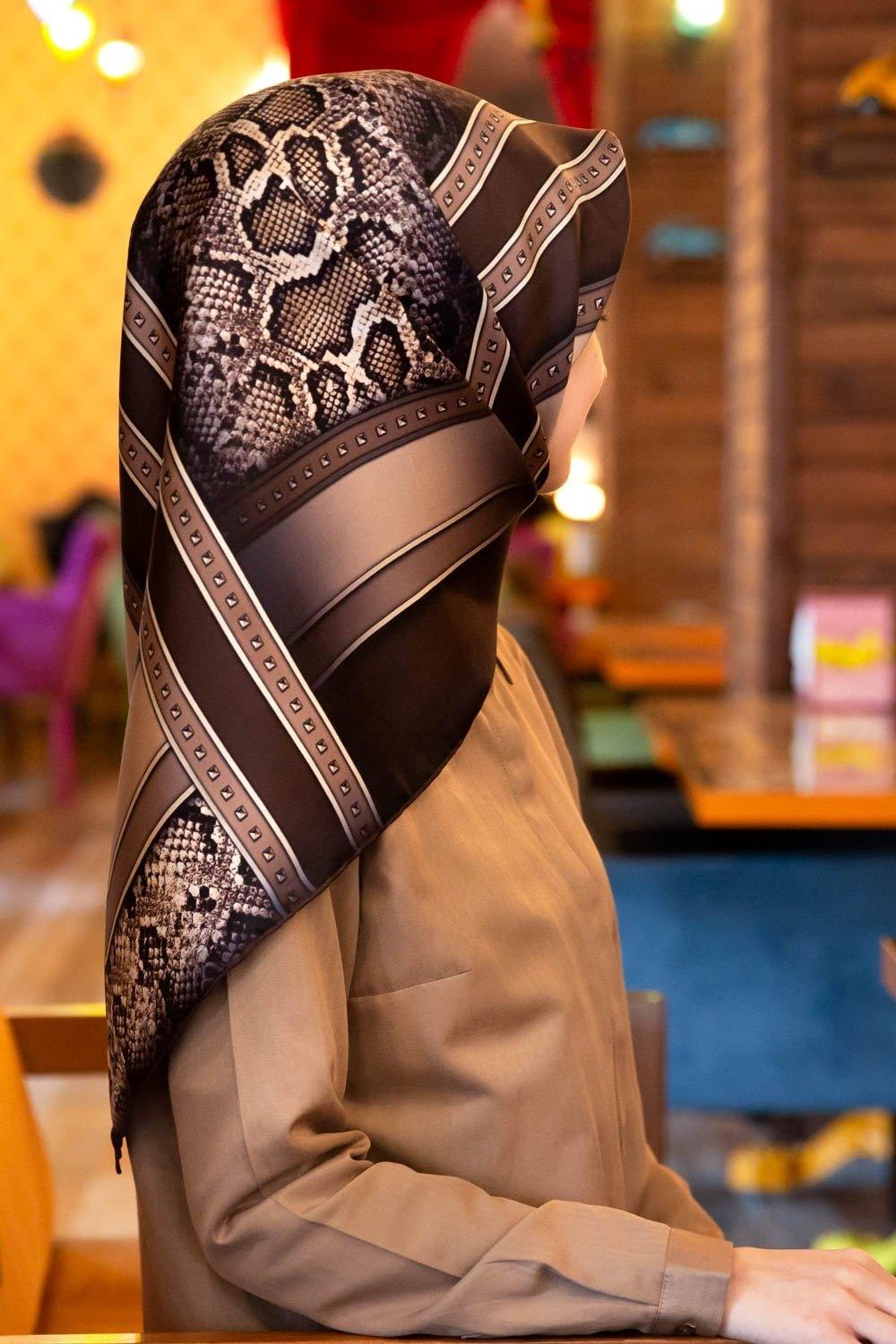 Vissona Leona Women Silk Scarf No. 3 - Beautiful Hijab Styles