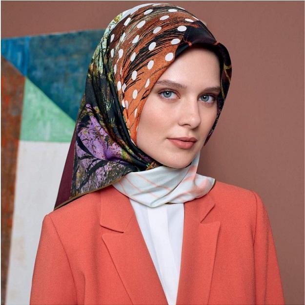 Aker Autumn Silk Twill Scarf No. 51 - Beautiful Hijab Styles