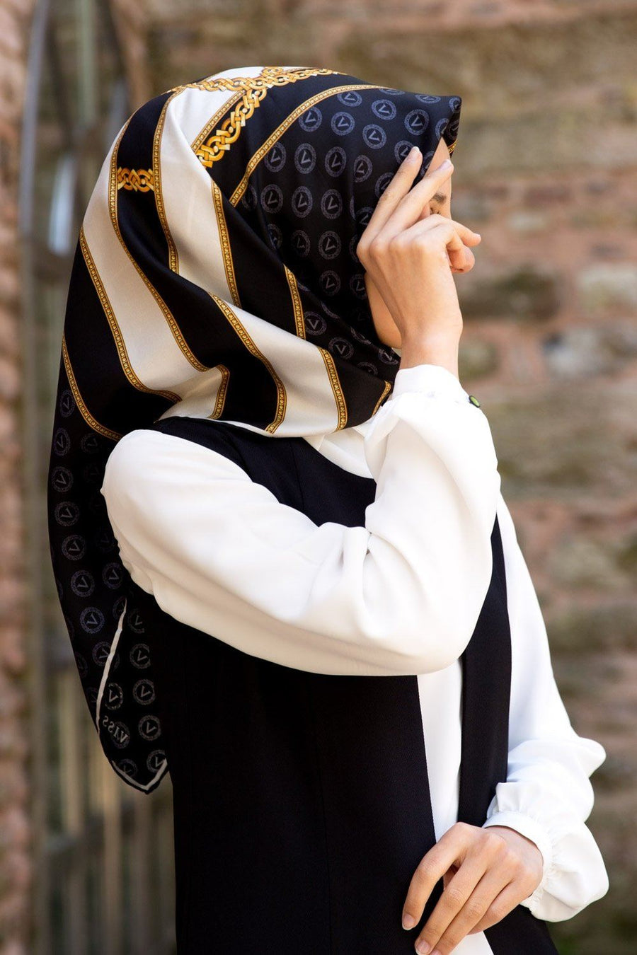 Vissona Romania Turkish Silk Scarf No. 8 - Beautiful Hijab Styles