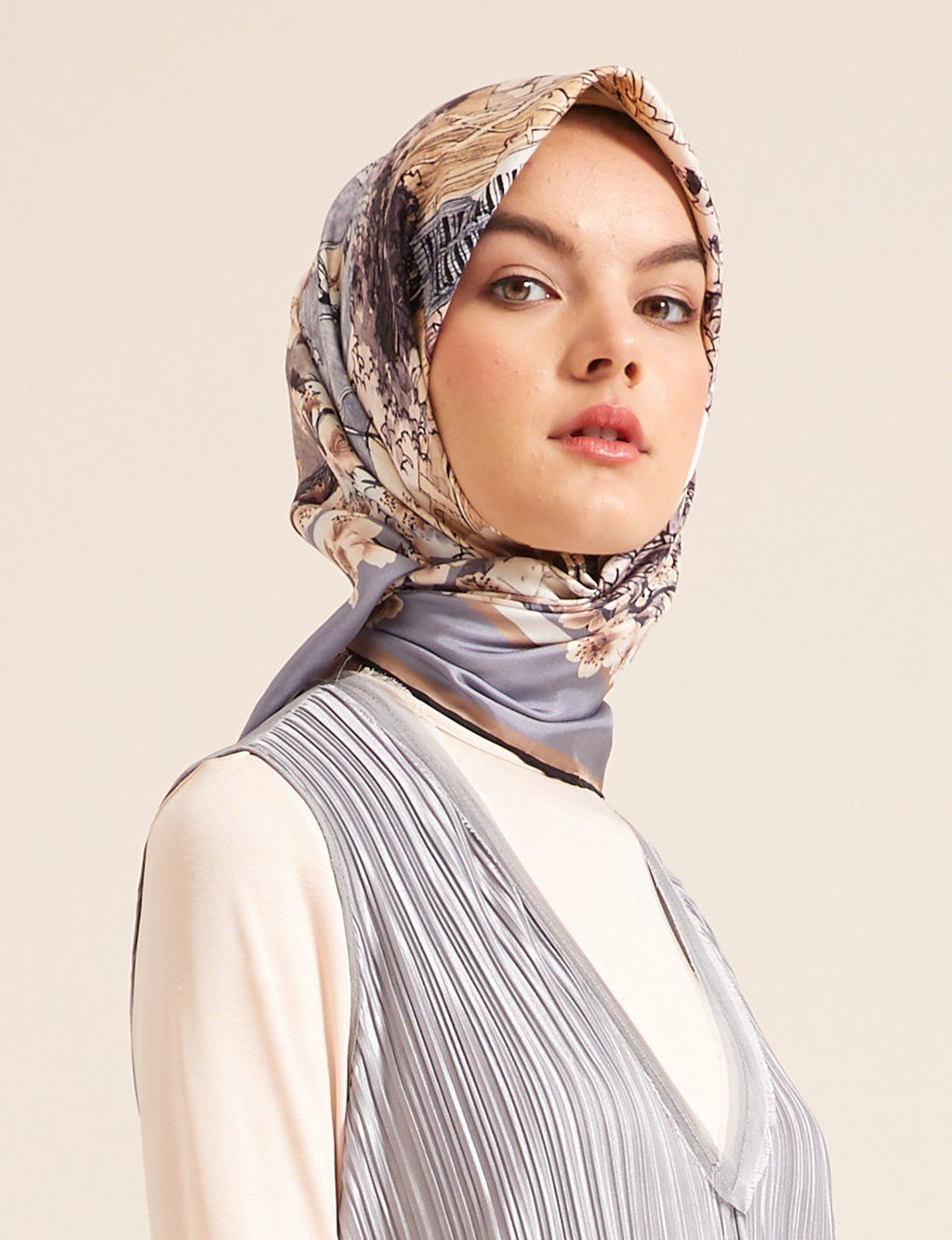Kayra :  A Classy Silk Scarf from Turkey - Beautiful Hijab Styles